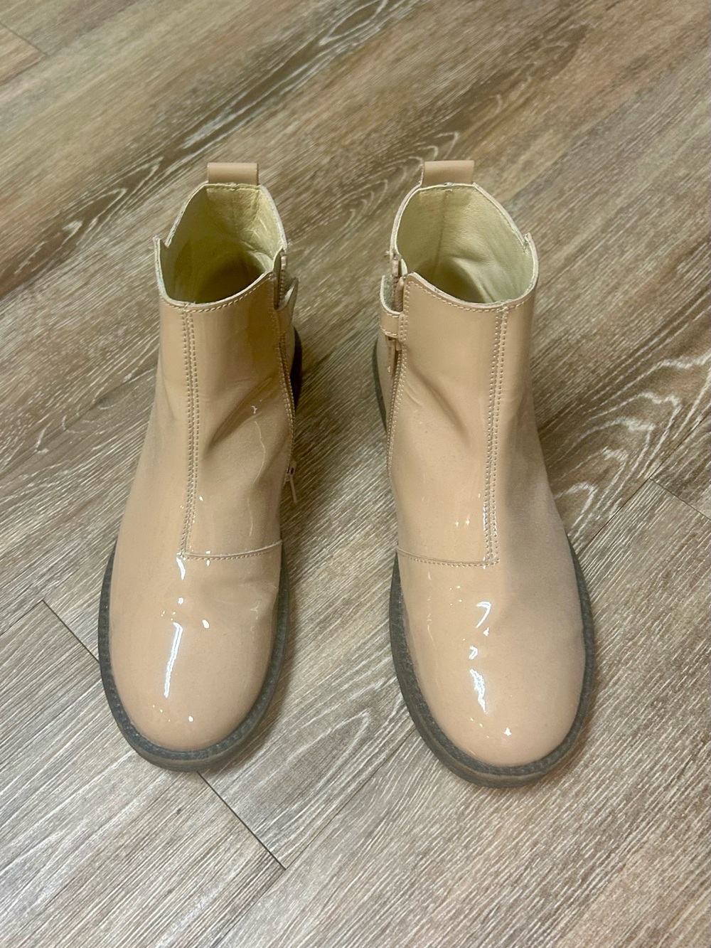 Naturino Nude Patent Leather Kids Zip Booties, size 36, 5